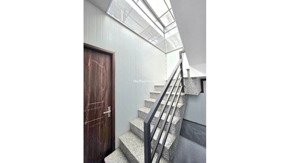 Nhà MT Hoàng Diệu gần Công Viên Khánh Hội. Quận 4, 3 tầng, 5,5m x13m, Giá nhỉnh 20 tỷ.